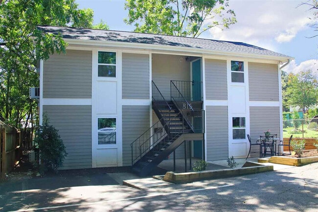 Primary Photo - 815 Clay St