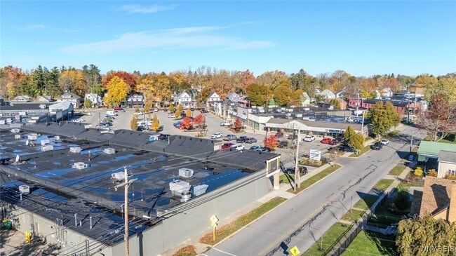 Building Photo - 105 Pine St