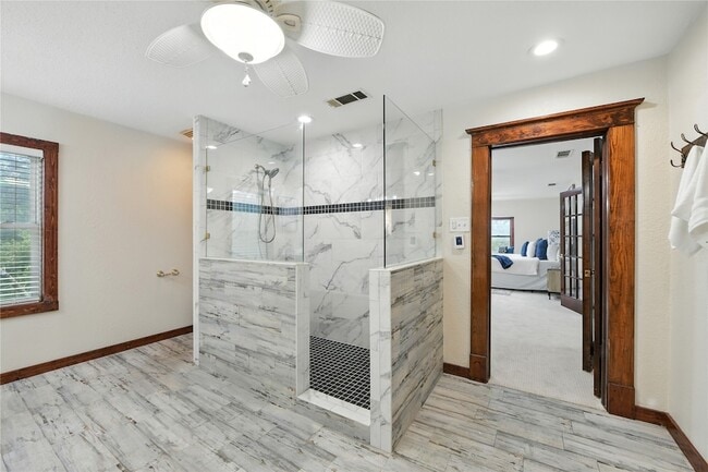 Building Photo - 1323 Dublin St