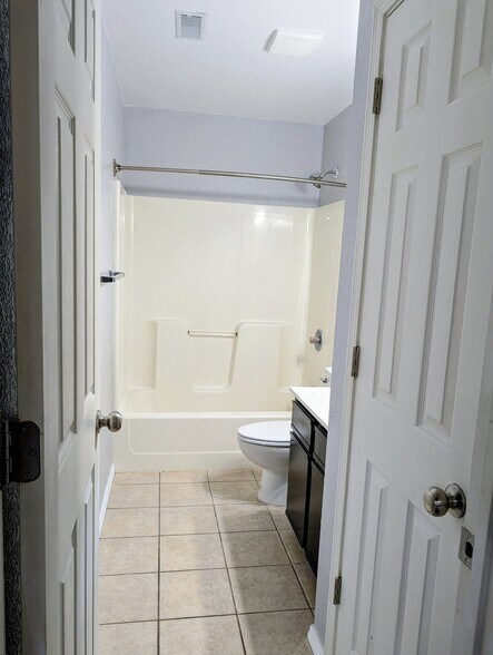 Building Photo - 9755 MO-13