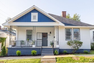 Building Photo - Charming 2 Bedroom/1 Bathroom Home