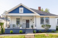 Building Photo - Charming 2 Bedroom/1 Bathroom home in the ...