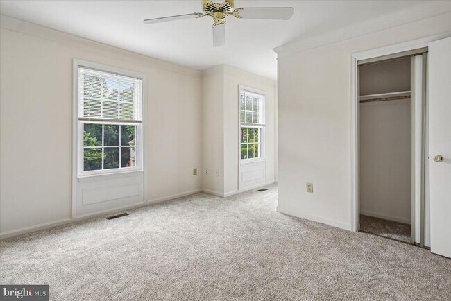Building Photo - 5834 Waterdale Ct