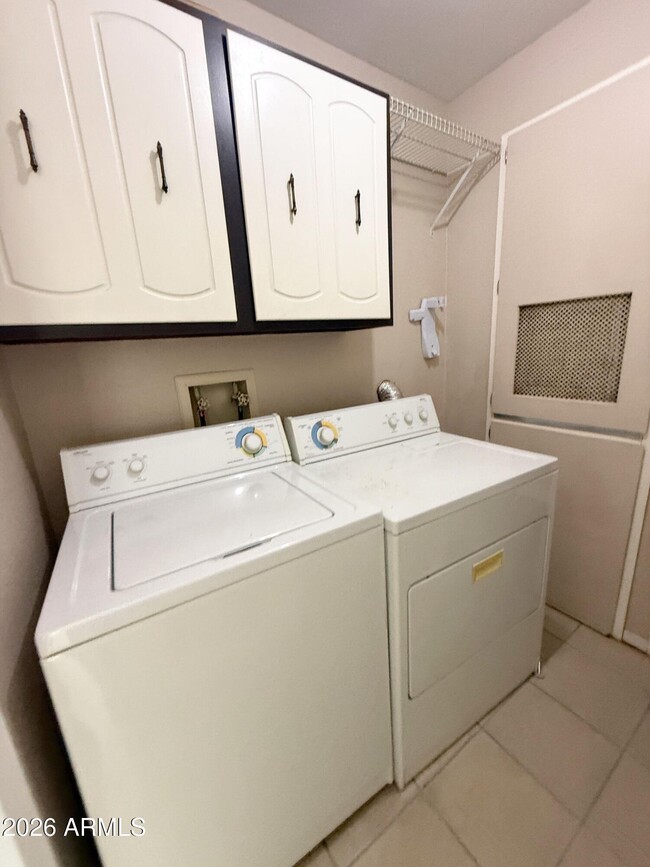 Building Photo - 6812 N 35th Ave