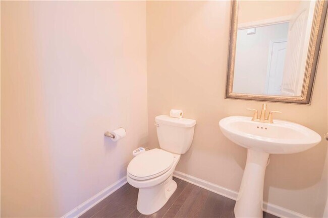 Building Photo - 2420 Boxwalking Ct