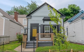 Building Photo - Updated & Beautiful 2 Bedroom Home with Pr...