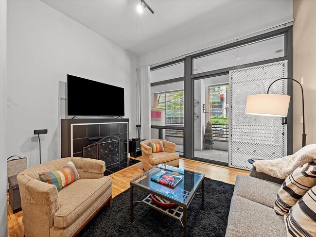 Building Photo - 211 E Ohio St