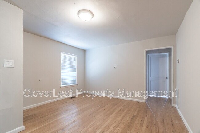 Building Photo - 210 Harwood Dr