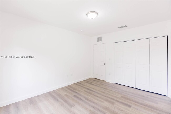 Building Photo - 765 SW 6th Ct