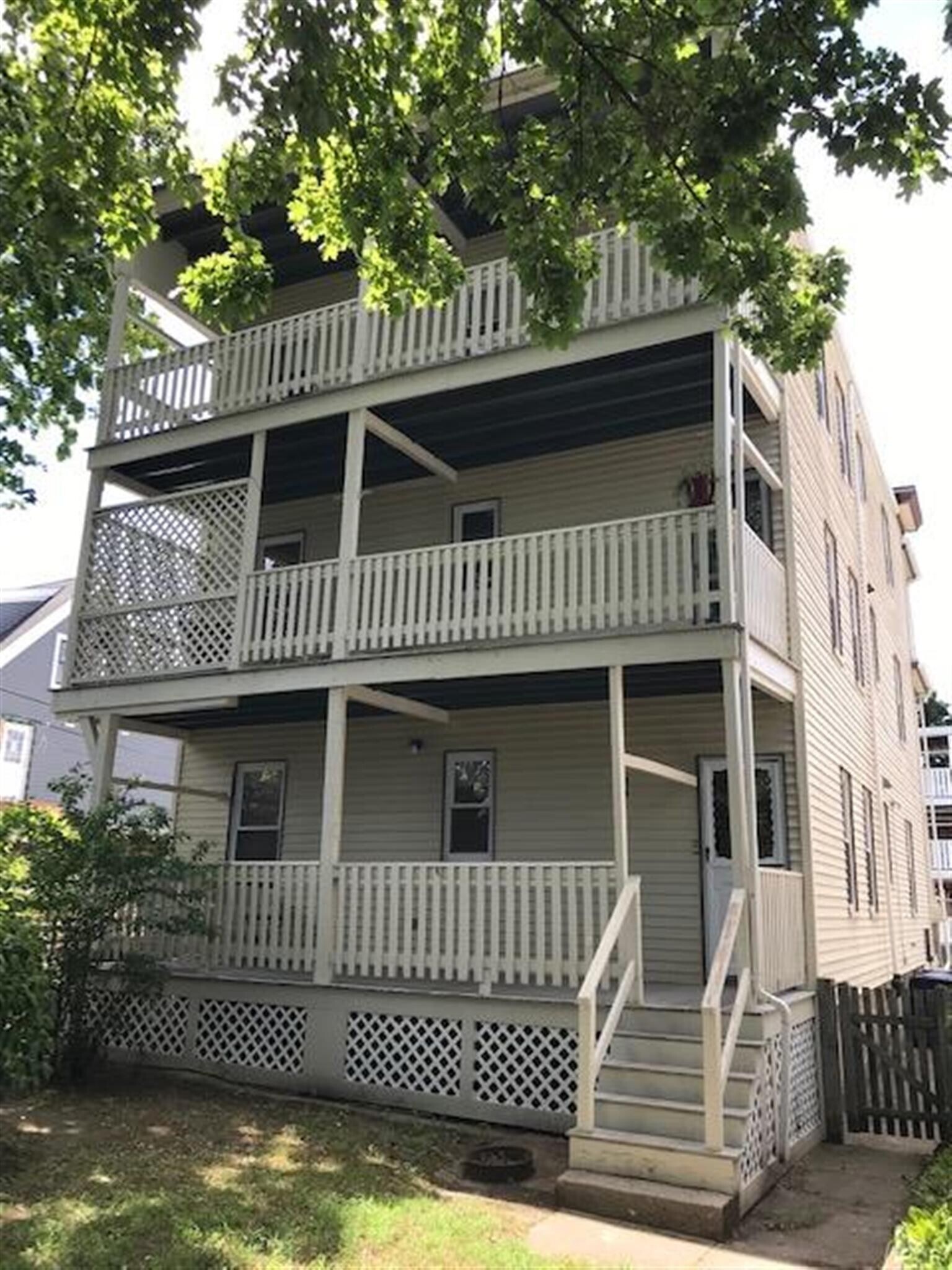 Building Photo - 7 Myrick St