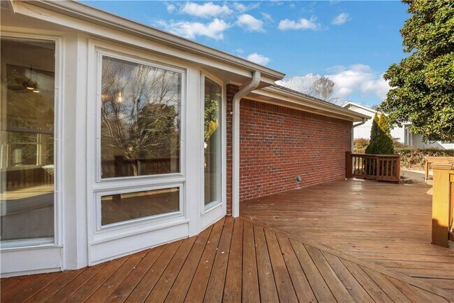 Building Photo - 600 Rounsaville Rd