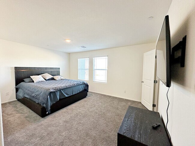 Building Photo - 1 MONTH FREE RENT* 3 BEDROOM TOWNHOUSE LOCATED IN INSPIRADA