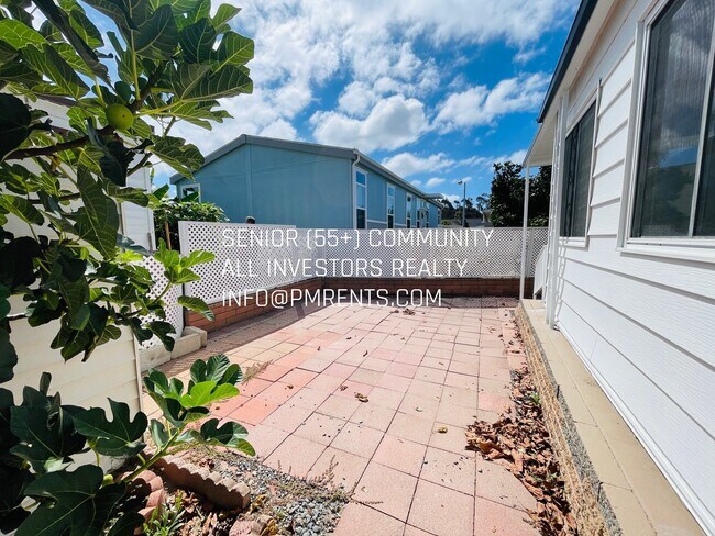 Building Photo - 141 Douglas Dr