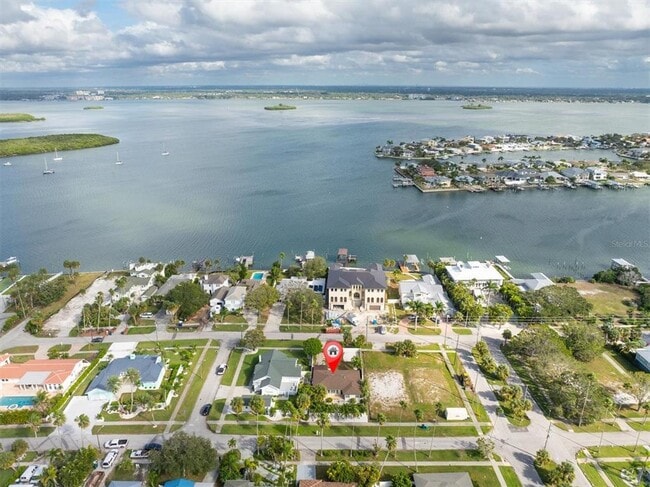 Building Photo - 907 Narcissus Ave