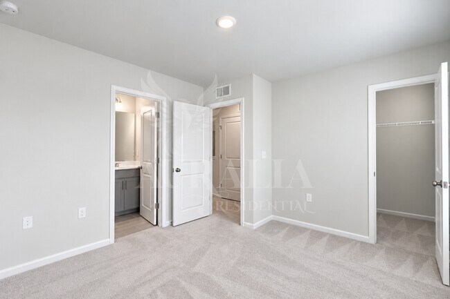 Building Photo - 2721 Chert Ln