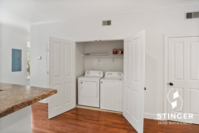 Building Photo - 3 Bedroom / 2.5 Bath Townhome For Rent In ...