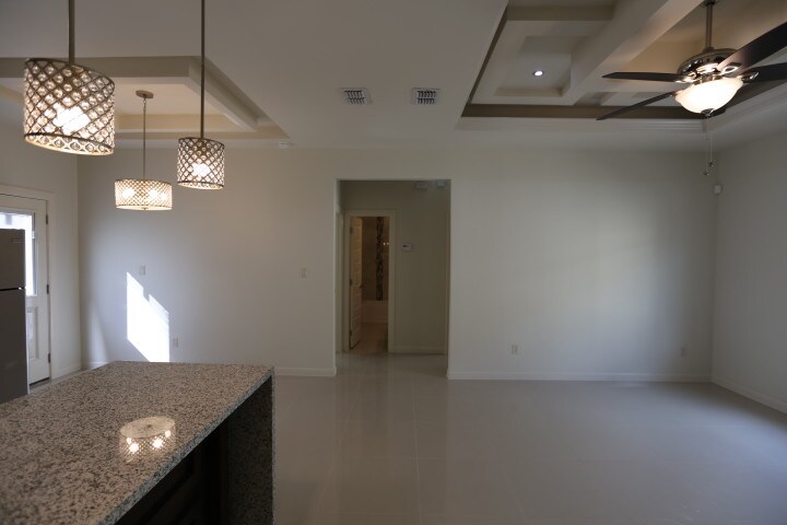 Building Photo - 904 Myrtle Beach Ave