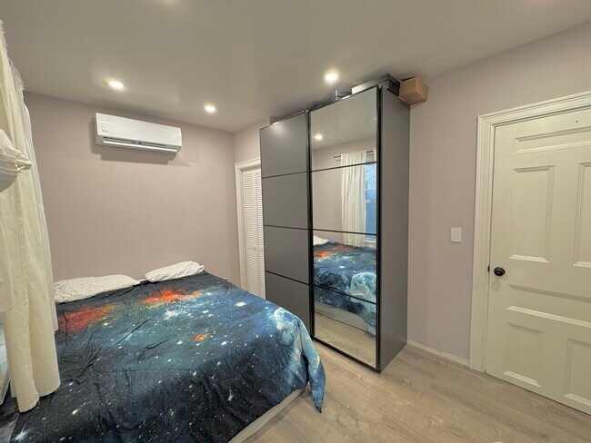 Building Photo - 29 Abbott St