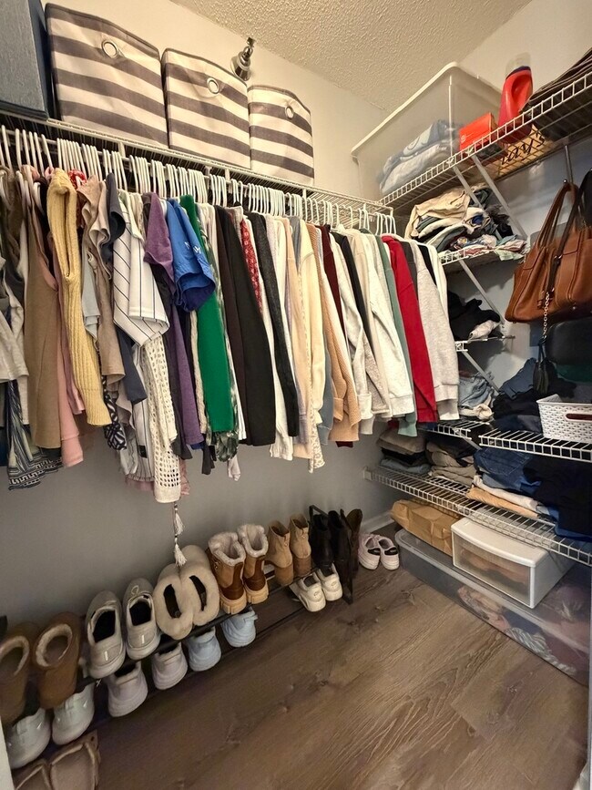 Building Photo - 480 N McClurg Ct