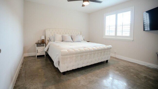 Building Photo - 79 W Rubber Tree Dr