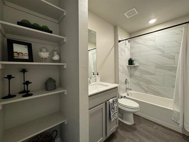 Building Photo - 2800 Stormy St