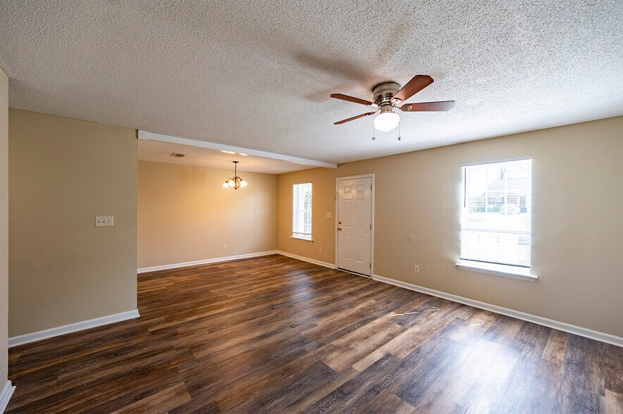 Building Photo - 100 Winding Way