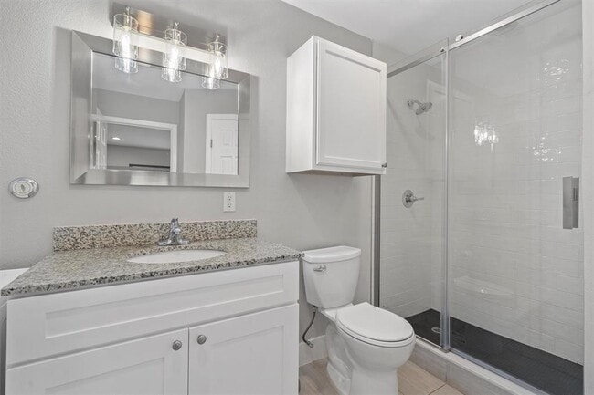 Building Photo - 935 La Posada Dr