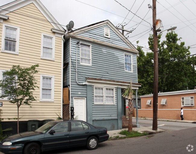 Building Photo - 99 Nassau St