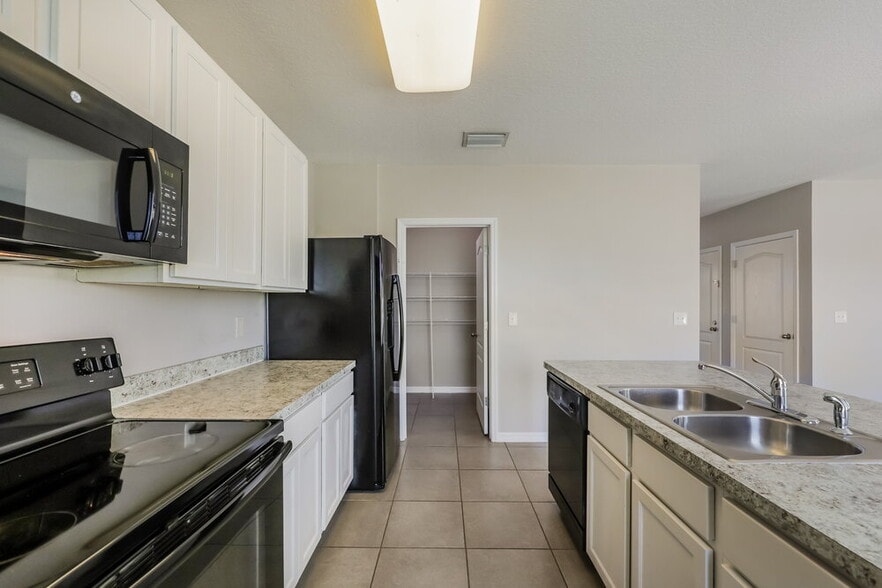 Building Photo - 3826 Willow Walk Dr