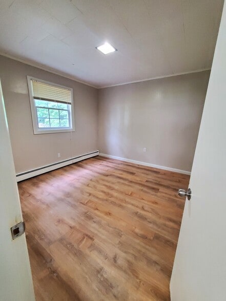 Building Photo - 118 Gamage Ave