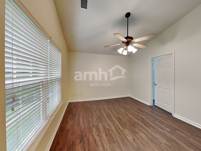 Building Photo - 8526 Appledale Dr