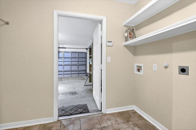 Building Photo - 6018 Tapestry Dr
