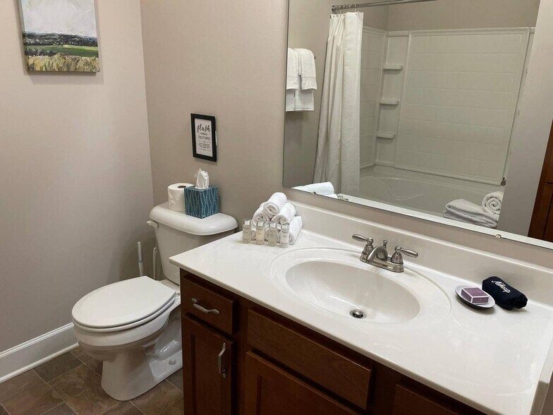 Building Photo - 740 Zumstein Ln