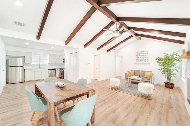 Building Photo - 8414 Staunton Dr