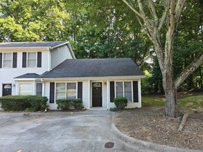 Building Photo - 1225 Oakplace Dr SW