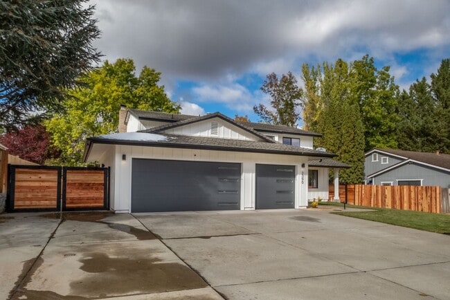 Building Photo - 3390 Thornhill Dr