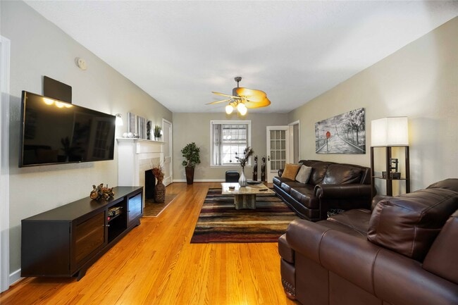 Building Photo - 2104 Winbern St