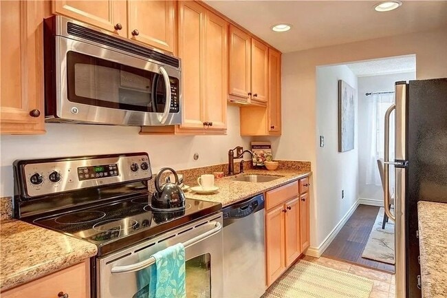 Building Photo - Plaza Royale Condominiums ~ Seattle