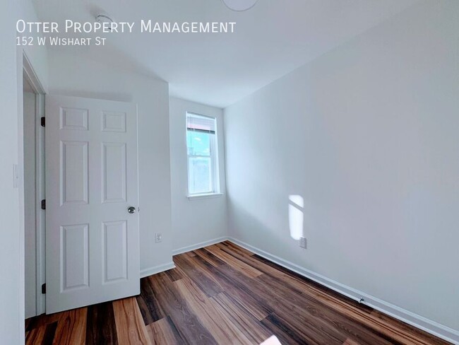 Building Photo - 152 W Wishart St