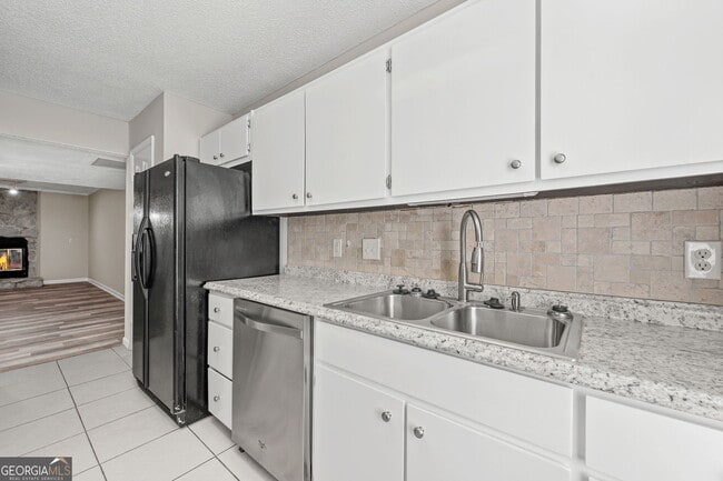 Building Photo - 5313 Waverly Trce