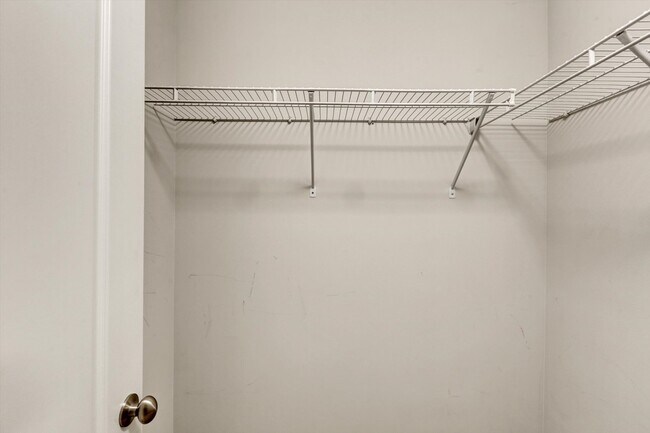 Building Photo - 2849 Jordan Oaks Ln