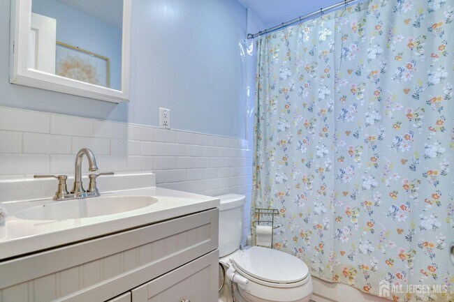 Building Photo - 186 Prigmore St