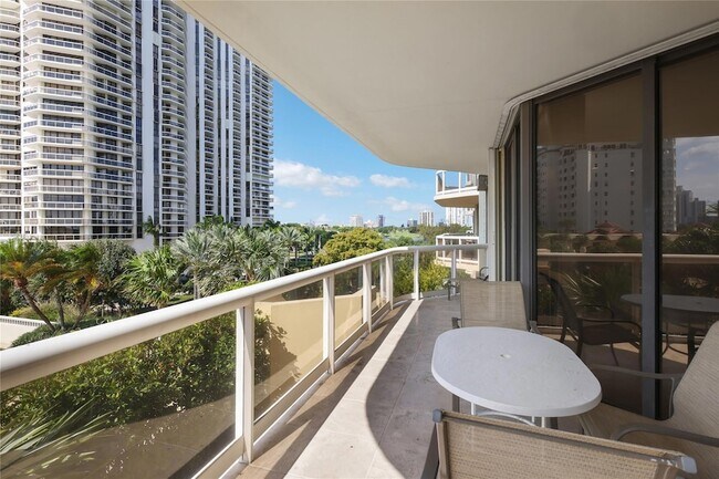 Building Photo - 20191 E Country Club Dr
