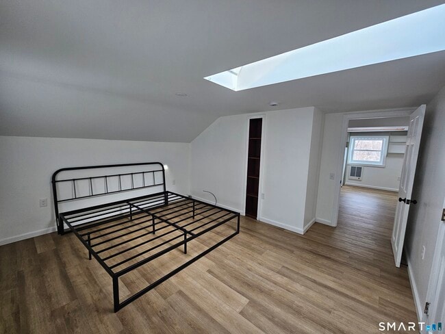 Building Photo - 27 Liberty St