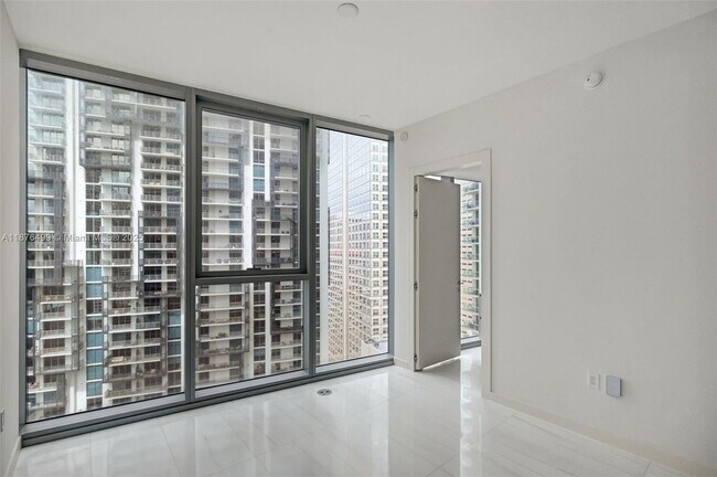 Building Photo - 300 Biscayne Blvd Way