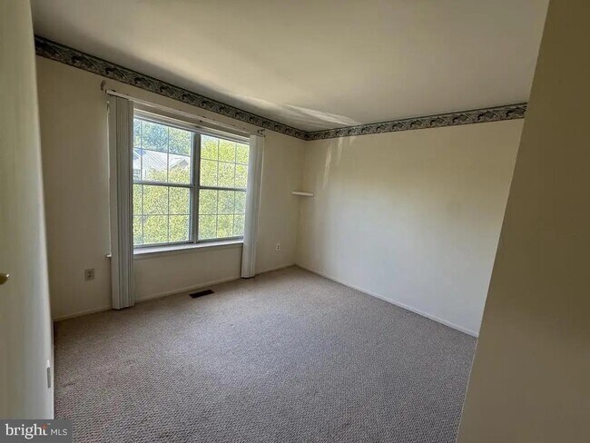 Building Photo - 4711 Leyden Way
