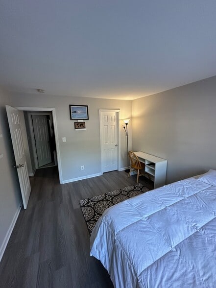 Building Photo - 11701 Olde English Dr