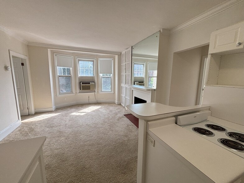 Building Photo - 1247 Beacon St