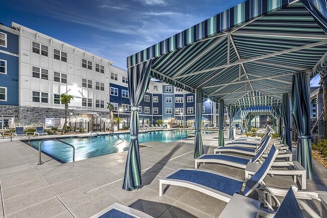 Building Photo - 918 Aventine Dr