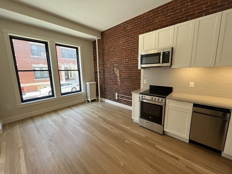 Building Photo - 51 Sewall Ave